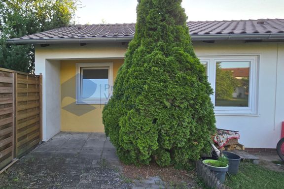 Kleiner Reihenbungalow mit Terrasse und tollem Gartenblick