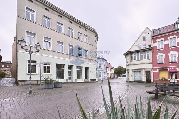 Ladeneinheit im Zentrum (Rathausplatz und Marktplatz) – teilbare Fläche