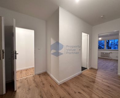 Vollständig sanierte 2-Zimmer-Wohnung im 3. Obergeschoss mit Loggia