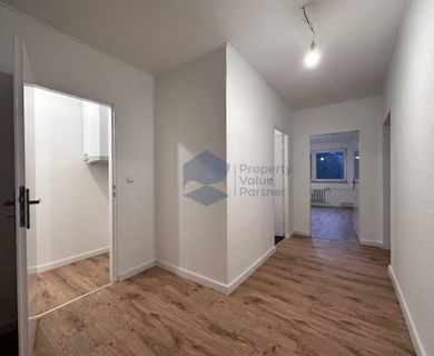 Vollständig sanierte 2-Zimmer-Wohnung im 3. Obergeschoss mit West-Loggia