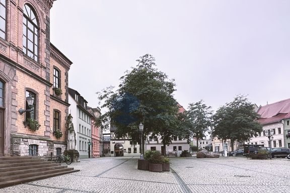 Wohn- und Gesch&auml;ftshaus in Zentrumslage &ndash; Rathaus und Marktplatz