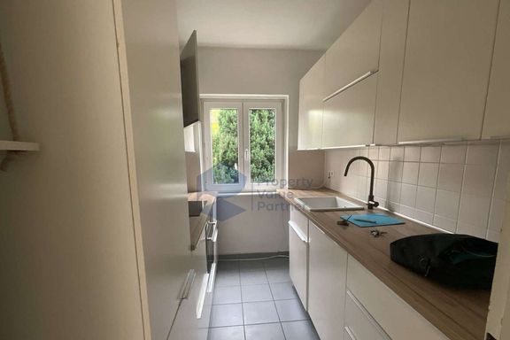 Frisch sanierte helle Wohnung mit Einbauküche