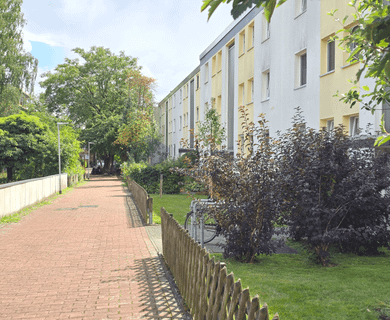 Helle Wohnung +Westbalkon +ruhige Umgebung +TG-Stellplatz mit Gebäudeanschluss
