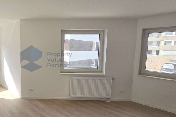 Modernes, helles 1-Zimmer-Apartment mit begehbarem Kleiderschrank