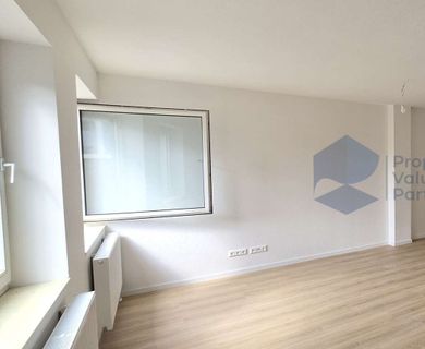 Modern, hell, großzügig: Stilvolles 1-Zimmer-Apartment mit begehbarem Kleiderschrank