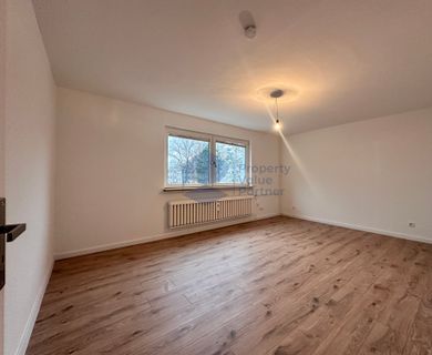 Frisch renovierte 2-Zimmer-Wohnung mit Wannenbad und Abstellraum