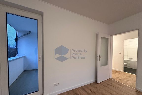 Vollst&auml;ndig sanierte 2-Zimmer-Wohnung im 3. Obergeschoss mit West-Loggia