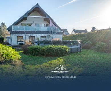 Sehr großzügiges Zweifamilienhaus mit außergewöhnlichem Grundriss und schönem Garten in Langenhagen