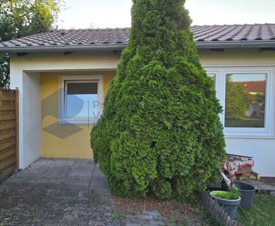 Kleiner Reihenbungalow mit Terrasse und tollem Gartenblick