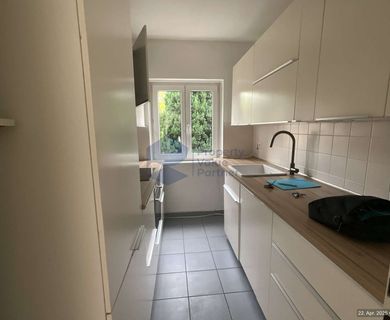 Frisch sanierte helle Wohnung mit Einbauküche